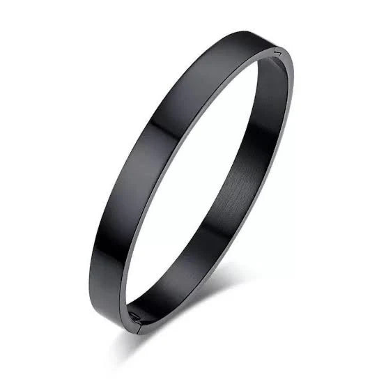 simple black cuff (thin wrist)